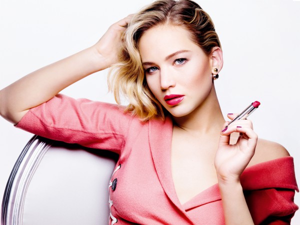 jennifer-lawrence-dior-lipstick-addict