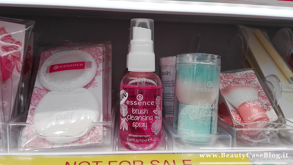 Nuovo pulitore per penneli Essence Cosmetics