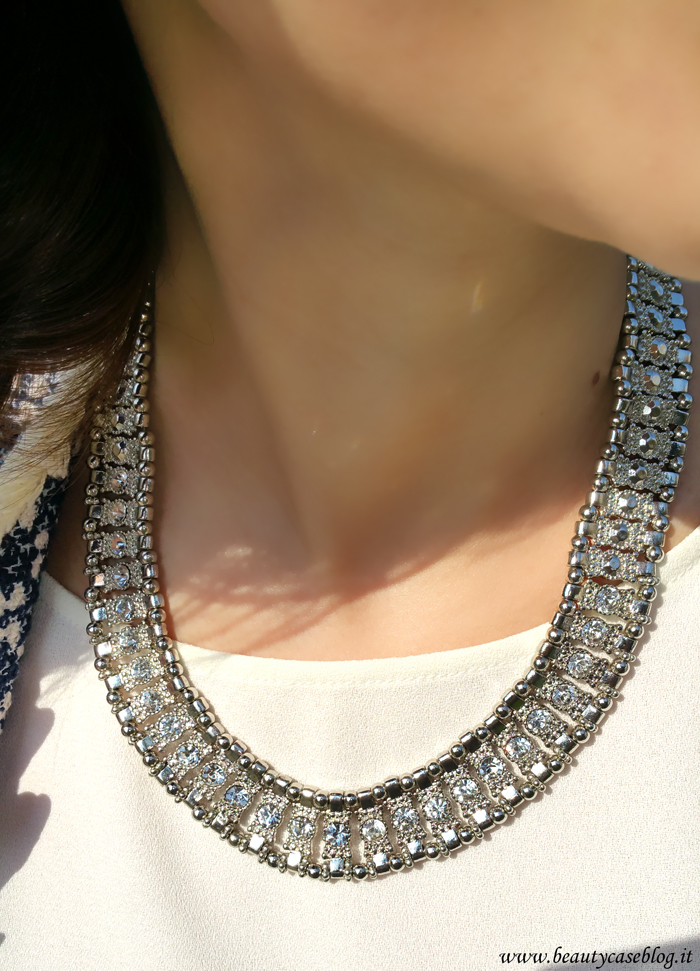 That Coat cappotto Zara bianco e blu collana accessorize that-coat-zara-cappottino03