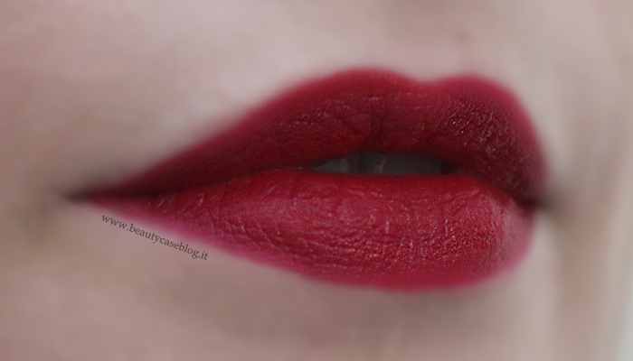 Essence n.14 Adorable Matte -Swatch su Labbra - Rossetti per Natale e Capodanno