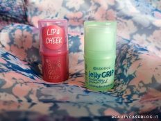 Essence: Baby Got Blush Stick e il Jelly Grip Undereye Primer Stick